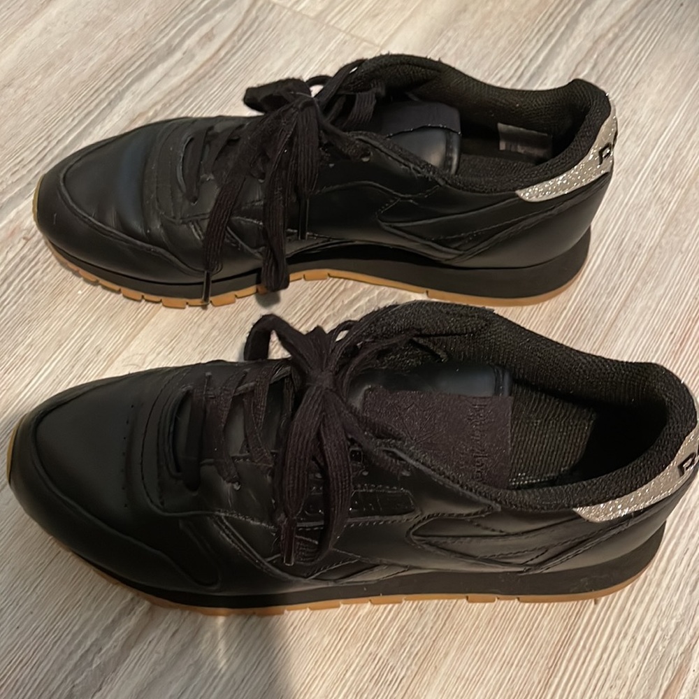 Women’s Reebok sneakers - Picture 2 of 4